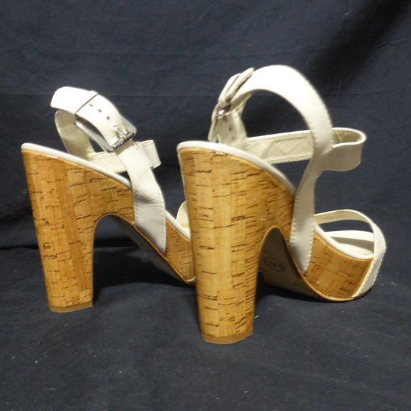 MICHAEL KORS, MK, high heel shoes, strap and buckle fastened, 7.5 M, GUC - Picture 2 of 15